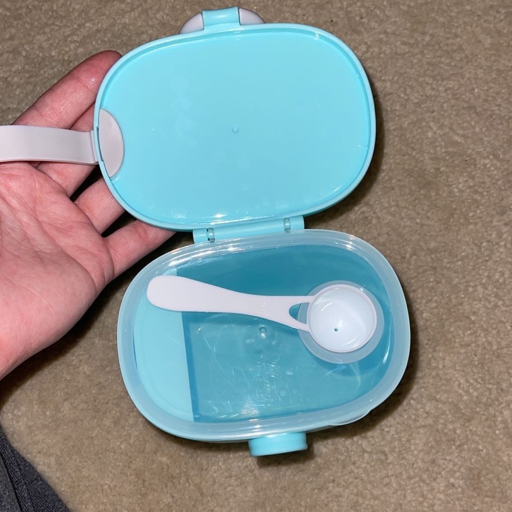 Formula container